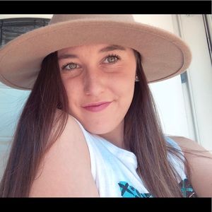 Meet your Posher, Haley